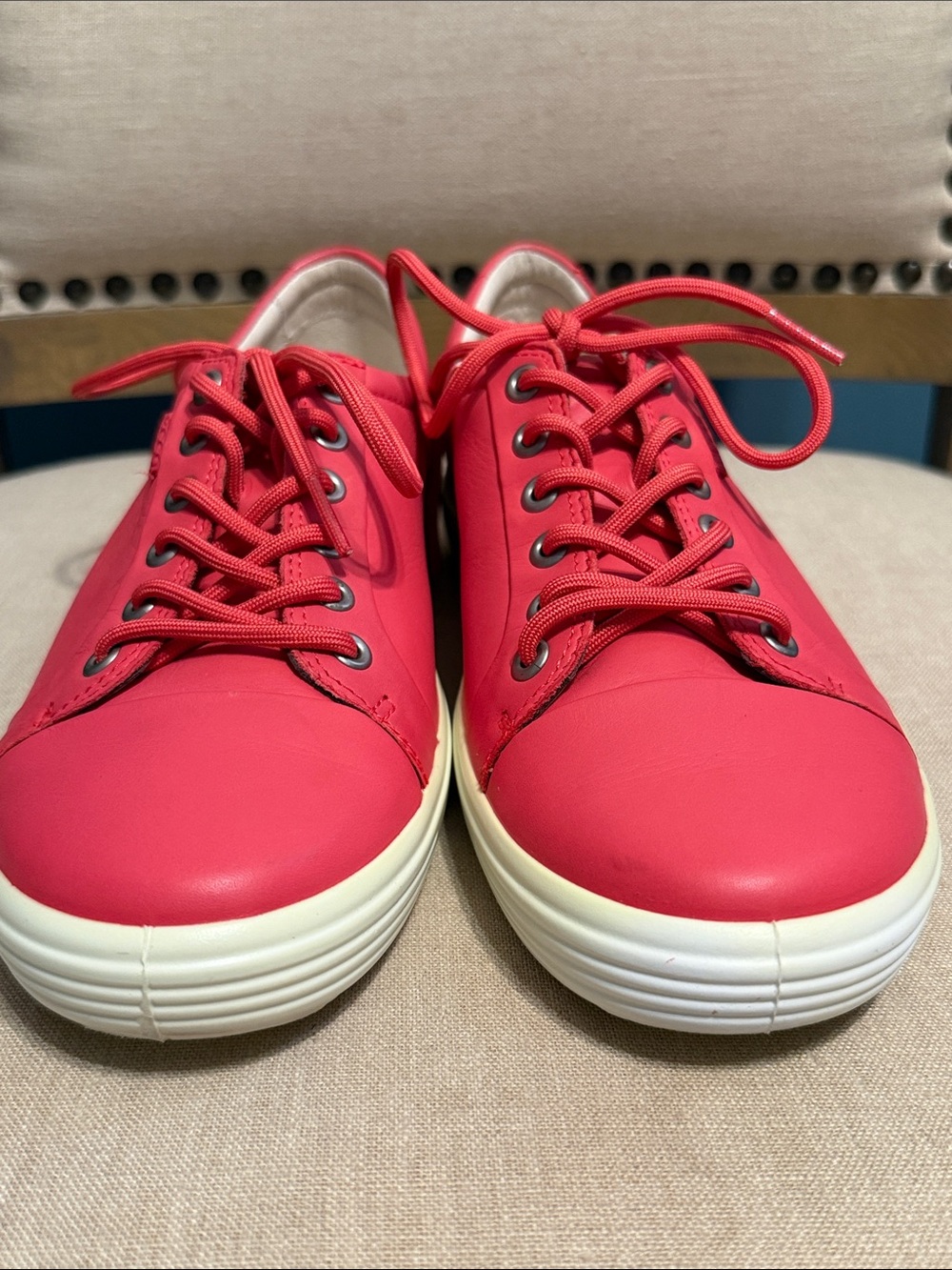 Ecco Women’s Coral Pink Leather Lace-Up Sneakers, Size 9 extra width